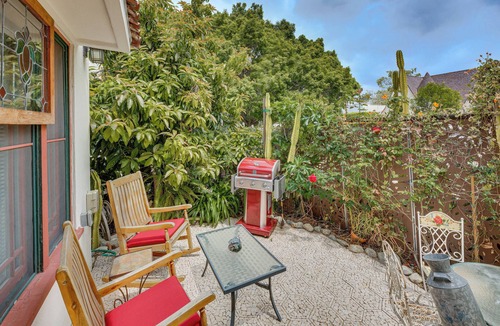 Melrose House | 2 Blocks to Melrose Ave! Home w/Furnished Patio