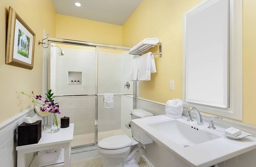 Uptown - Upper Duval House | 2 Deluxe 2 Queen Beds Accommodations at Southernmost Beach Resort