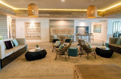 Islamorada Hotel | 2 Queen Beds Room w/Balcony, Outdoor Pool, Free Parking & Pets Allowed