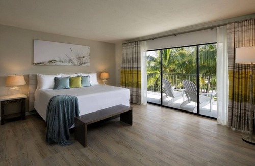 Islamorada Resort | 2 Separate Unites w/2 Bedrooms, Kitchenette, Pool, Free Parking & Pool