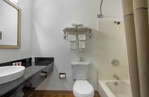 Palmdale Hotel | 2-Star Hotel ∙ OYO Hotel Palmdale - Antelope Valley