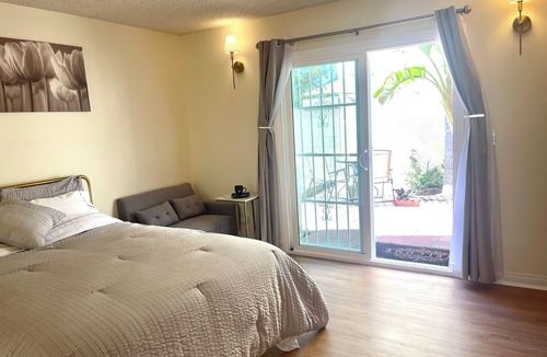 Santa Ana Heights House | 20% off Charming Master bedroom,private access bathroom,patio. Near Disneyland