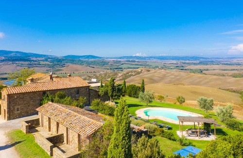 Sarteano Villa | 240 m² Villa ∙ 5 bedrooms ∙ 12 guests
