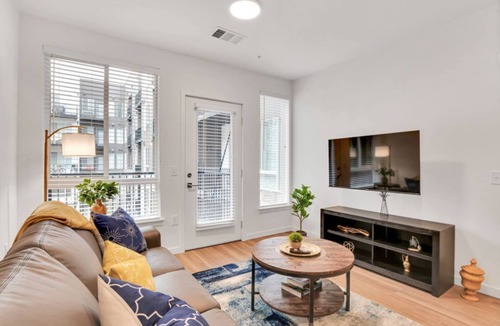 Jewell Heights - Hoffman Heights Apartment | 2B2B Modern Apt with Amenities