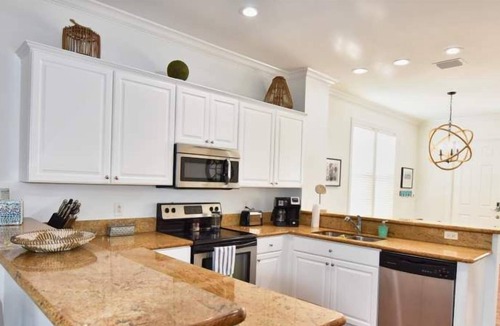Islamorada House | 2BR/2.5BA Angler's Reef Conch Villa 103 With Private Beach and Pool Access