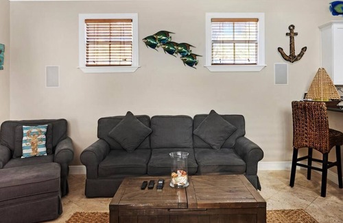 Islamorada House | 2BR/2.5BA Angler's Reef Cottage 116 With Private Beach and Pool Access
