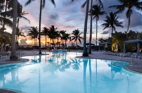 Duck Key Villa | 2BR Villa in Duck Key | Dolphin Encounters + Pools