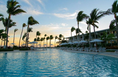 Duck Key Villa | 2BR Villa in Duck Key | Dolphin Encounters + Pools
