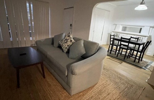 Clarkdale House | 3 Bedroom Home Near Culver City