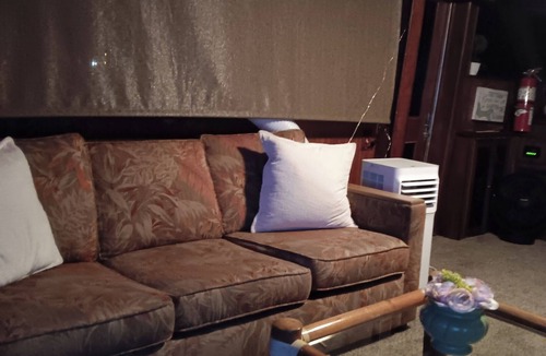 Midtown House | 3-bedroom house boat in tranquil Key West with AC