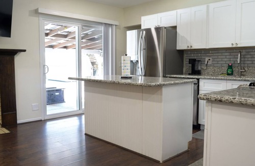 Arlington House | 3-bedroom house in charming Riverside with AC & Pool near CBU, Parkview & 91 fwy