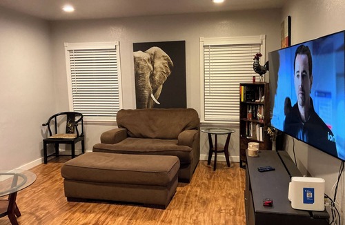 Los Angeles House | 3-bedroom house with WiFi in Los Angeles with bonus room for entertainment