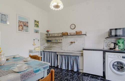 Uscio House | 3 bedroom pet friendly home in Terrile