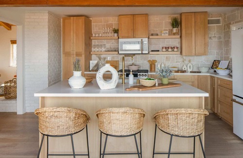 Carlson Park House | 3 Beds with Jetliner View/Hottub