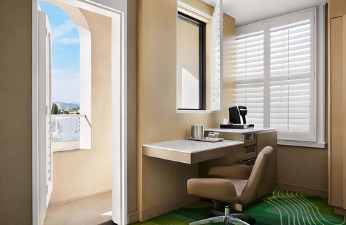 Pasadena Hotel | 3 Family-friendly Units! Close to Arlington Garden in Pasadena! Parking, Pool!