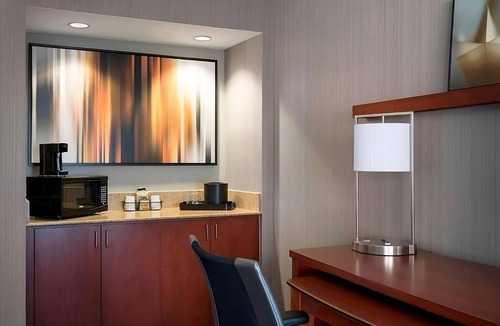 Torrance Hotel | 3 Roomy Units, Pool, Pets Are Welcome! Minutes From Hermosa Beach