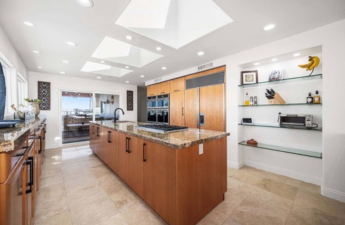 Peninsula House | 3 Story Single Family Home with Sauna, AC, and Private Gated Parking