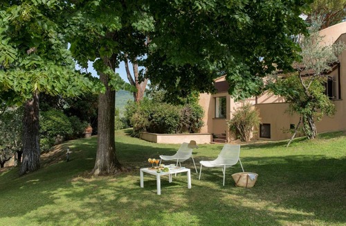 Passignano sul Trasimeno Villa | 300 m² Villa ∙ 3 bedrooms ∙ 6 guests