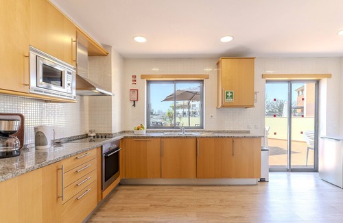 Montechoro Apartment | #353 T2 Apartment Central Albufeira|Pool & Terrace