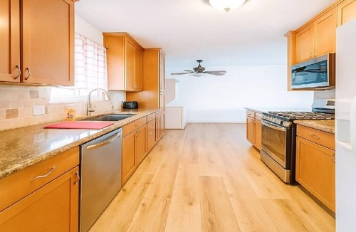 North Tustin House | 3b2b Pool Home Minutes to Disneyland