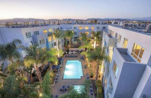 Pico Apartment | 3BR 2BTH Santa Monica Apartment - Pool, Balcony, Near LAX