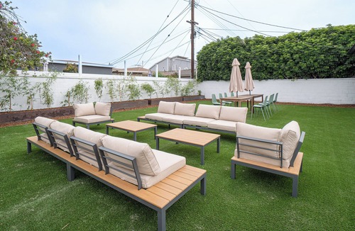 Los Angeles House | 4-bed designer family-friendly home with large yards & theater room near beaches