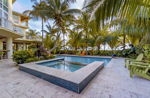 Cutthroat Harbor Estates House | 4 Bedroom 3.5 Bath Luxury Estate On Cudjoe Key
