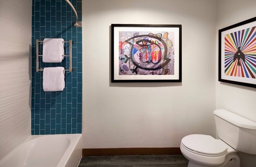 Venice Hotel | 4 Convenient Units, Outdoor Pool, Parking, Steps Away from Marina Del Rey Beach!