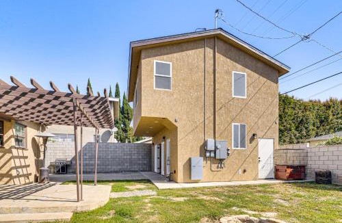 View Park-Windsor Hills House | 4 Mi to SoFi Stadium: Pet-Friendly LA Area Home