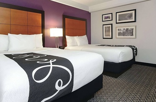 Guasti Hotel | 4 x 2 Double Beds at La Quinta Inn & Suites by Wyndham Ontario Airport