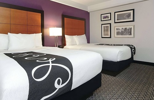 Guasti Hotel | 4 x 2 Double Beds Room at La Quinta Inn & Suites by Wyndham Ontario Airport