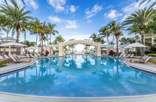Rock Harbor Villa | 4BR Key Largo Stay – Pool, Parking + Beach Club