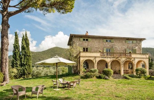 Poggio Catino House | 5 bedroom accommodation in Poggio Catino RI