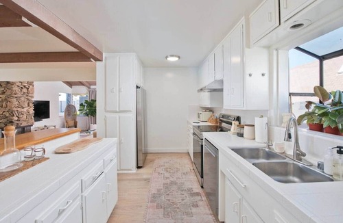 Sand Section House | 5 Bedroom Family Beach House*Ocean Views*Parking