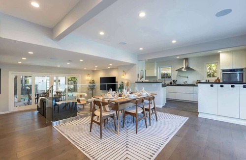 Carthay Circle House | 5 Bedroom Home with Pool & Guest House