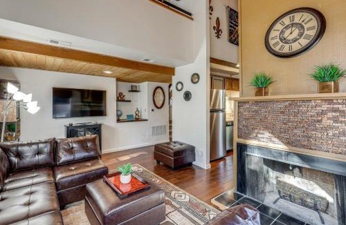 Wrightwood House | 5 Mi to Mountain High Resort: Home w/Gaming Area