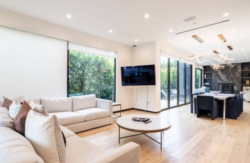 Hollywood Villa | 5B 6Bath Luxurious Villa in WeHo Just Off Sunset
