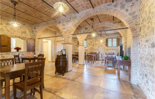 Passignano sul Trasimeno House | 6 Bedroom Cozy Home In Passignano Sul T