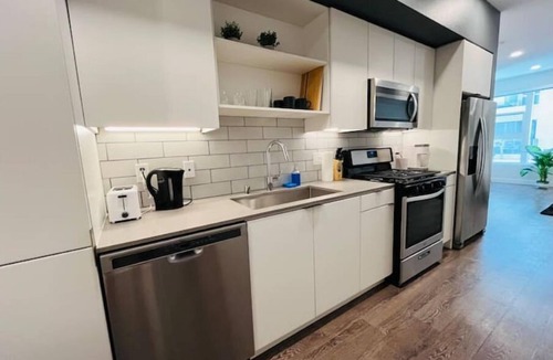 Los Angeles Condo | 7111 Santa Monica blvd West Hollywood 90046