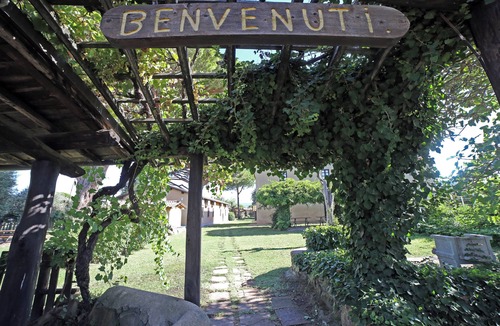Bolgheri Apartment | 8-person apartment with pool on Tuscan farm near the sea and Bolgheri!
