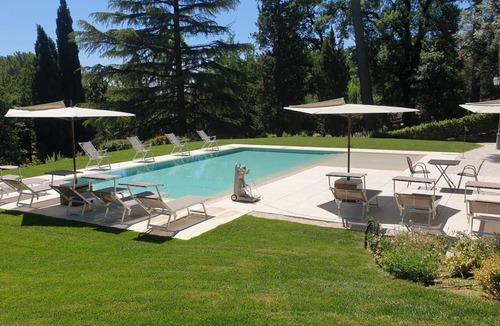 San Severino Marche Villa | 8000 m² Villa ∙ 16 bedrooms ∙ 48 guests