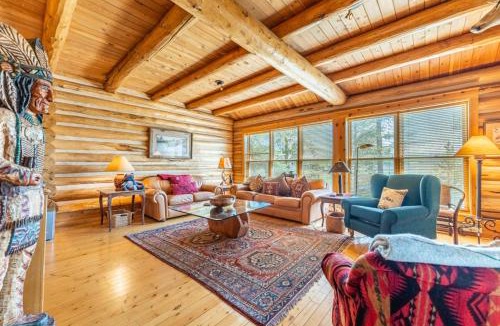 Keystone Villa | 88 Potentilla Lane : 2