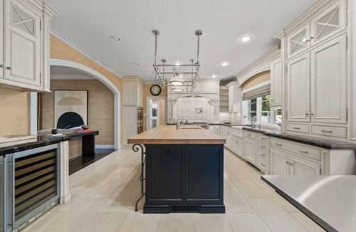 West Hollywood West Villa | A beautifully maintained traditional style home located in the iconic Beverly Hills Flats