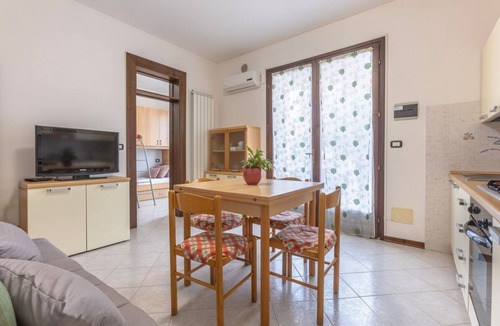 Lido delle Nazioni Villa | A cozy and comfortable 46 square meters villa, perfect for five people, with a private entrance on the ground floor.The property is conveniently located in Lido delle Nazioni: the beach, restaurants, bars, ice cream parlors, and a supermarket are just a