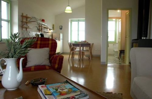 Tuscania House | A farm house, situated on a hillock of the Maremma in the Latium