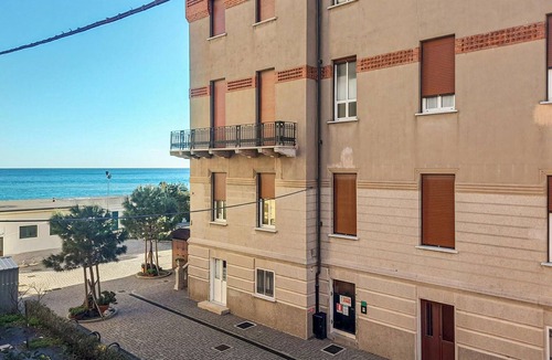 Spotorno Apartment | A few steps from the sandy beach welcomes you this cozy apartment.