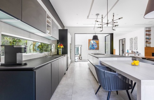 Hollywood House | A Luxurious Oasis in West Hollywood