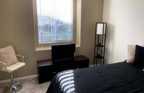 Fontana Apartment | A Peacefull Cozy Room