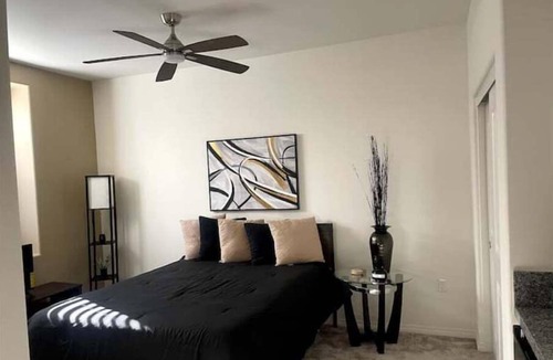 Fontana Apartment | A Peacefull Cozy Room