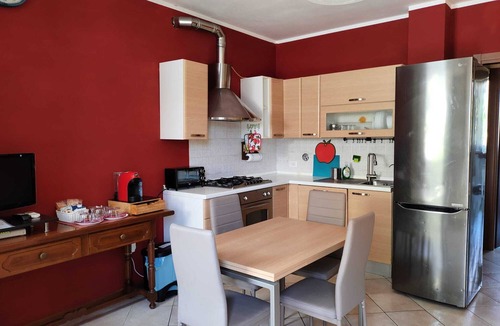 Meleto Apartment | A Pochi Passi dal Chianti, Immersi nel Verde con Animali Ammessi